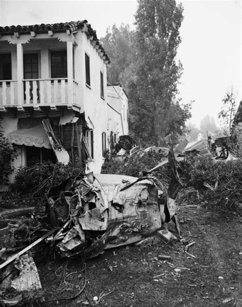 howard hughes plane crash.